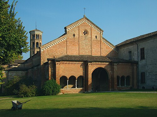 500px-Abbadia_Cerreto_chiesa_Assunzione_della_Beata_Vergine_Maria_facciata
